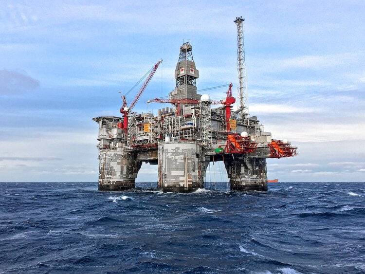 Offshore Rig is an Example of an Oil and Gas Business idea